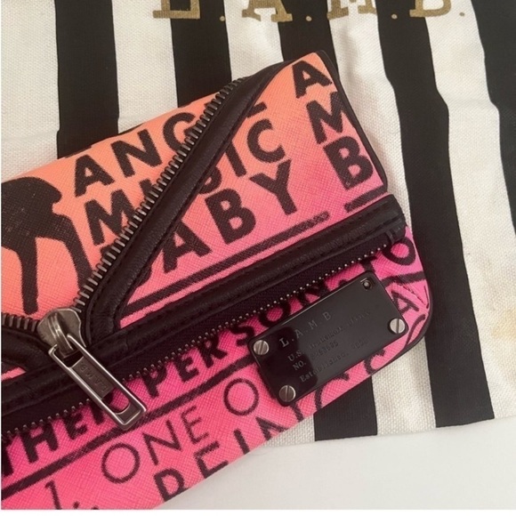 𝅺LAMB PVC Clutch - Picture 13 of 13